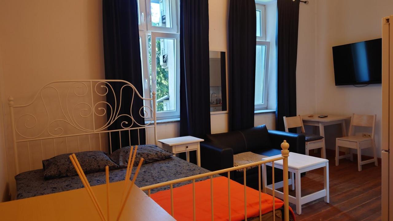 Apartamenty Przy Stonehenge Сосновец Екстериор снимка