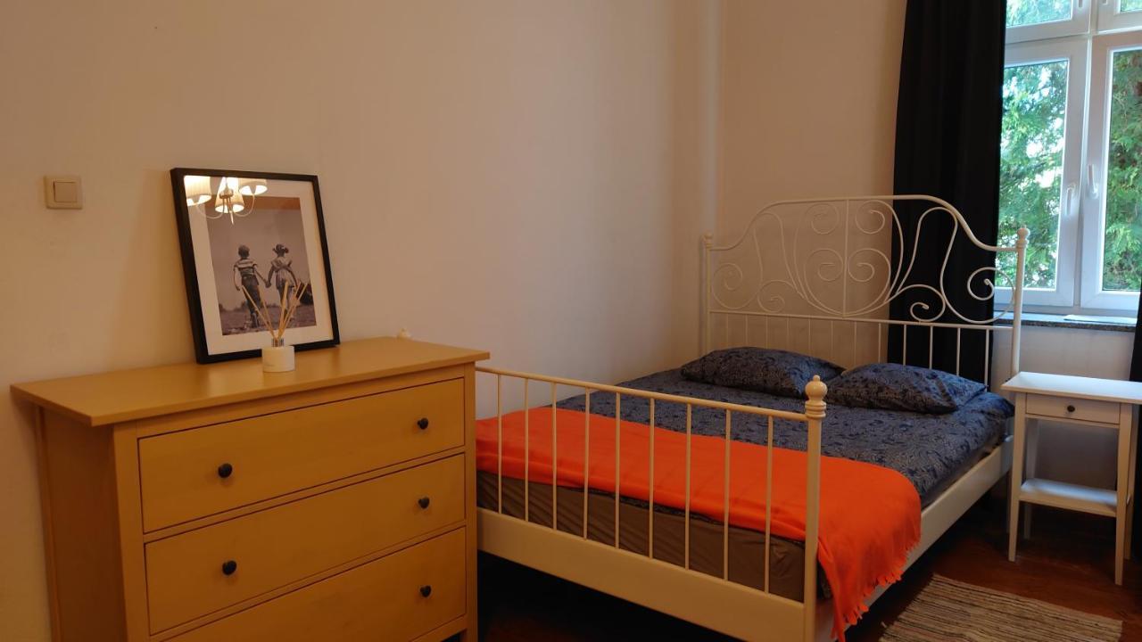 Apartamenty Przy Stonehenge Сосновец Екстериор снимка